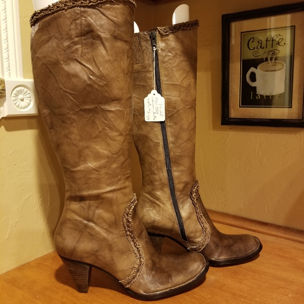 NWT Blay All Leather Boots Size 39